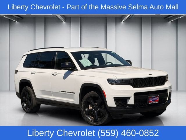 2023 Jeep Grand Cherokee L Altitude 4x4 in White — front three-quarter view