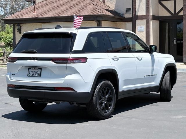 2025 Jeep Grand Cherokee — detail view