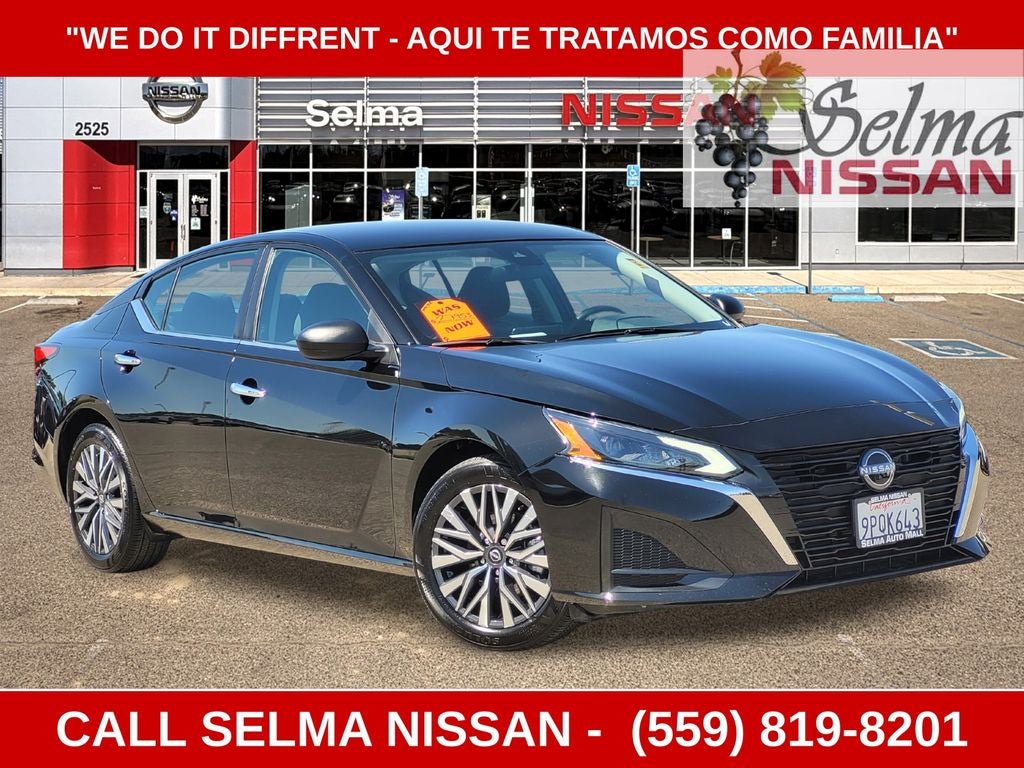 2025 Nissan Altima 2.5 SV in Super Black — front three-quarter view